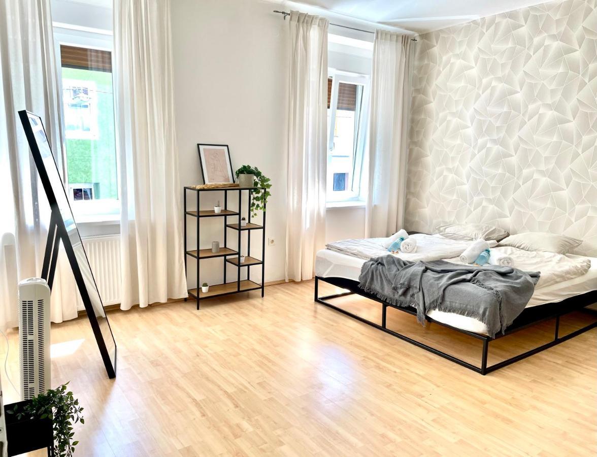 Central Comfy Apartment - Self Check-In Graz Exterior photo